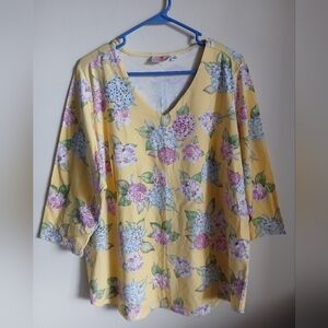 NWT Quacker Factory Shirt Women’s 1X Yellow Floral Hydrangea Top Rhinestone